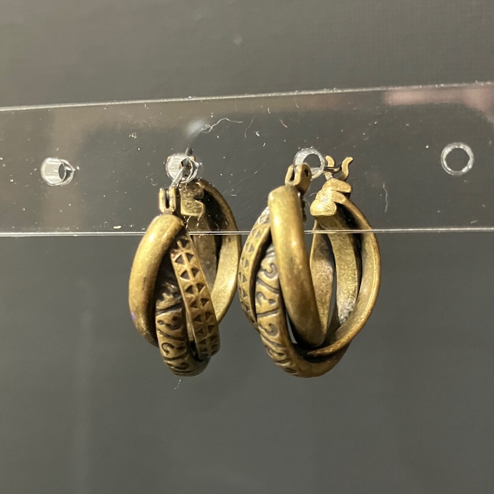Lia Sophia Matte Gold “Intertwined” Hoop Earrings in EUC